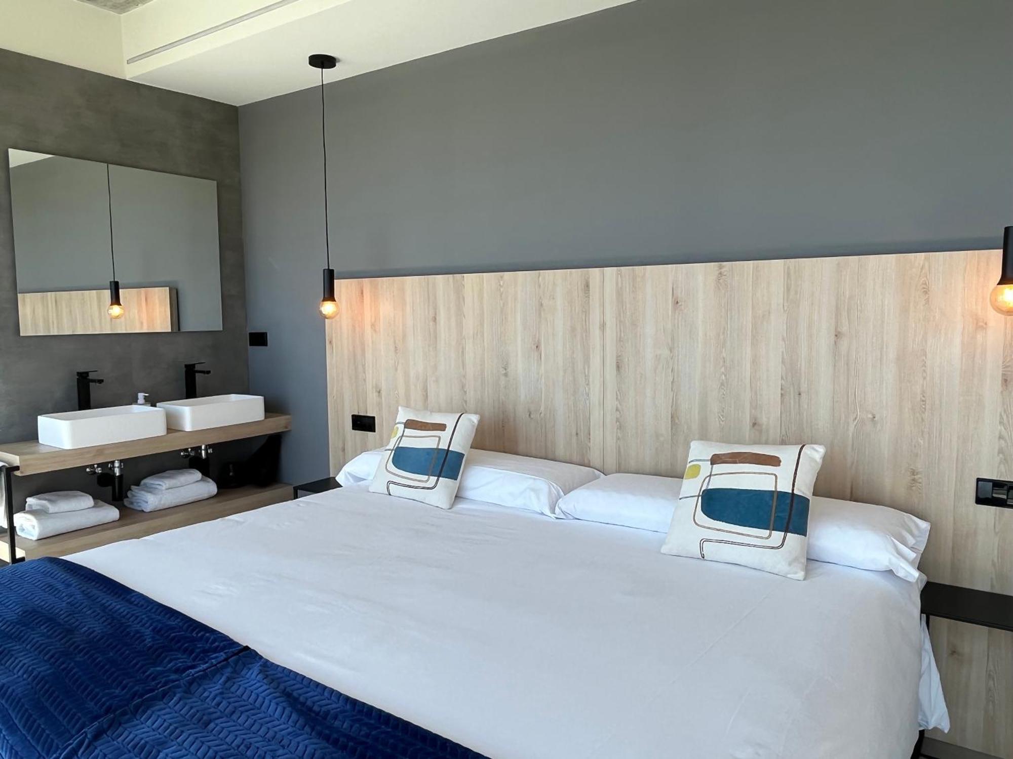 Hospedium Hotel Devalar Do Mar Camariñas Extérieur photo